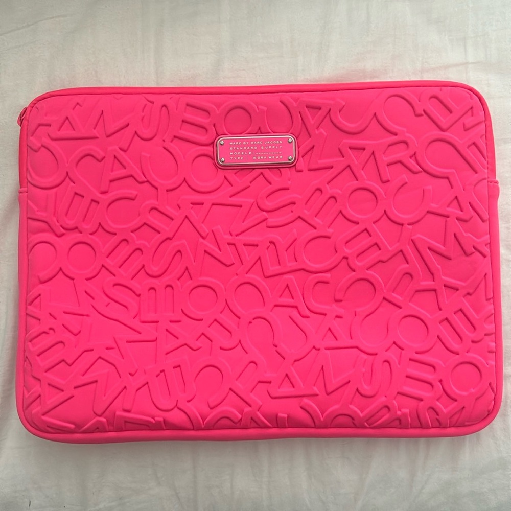 13 inch pink marc jacob’s laptop case